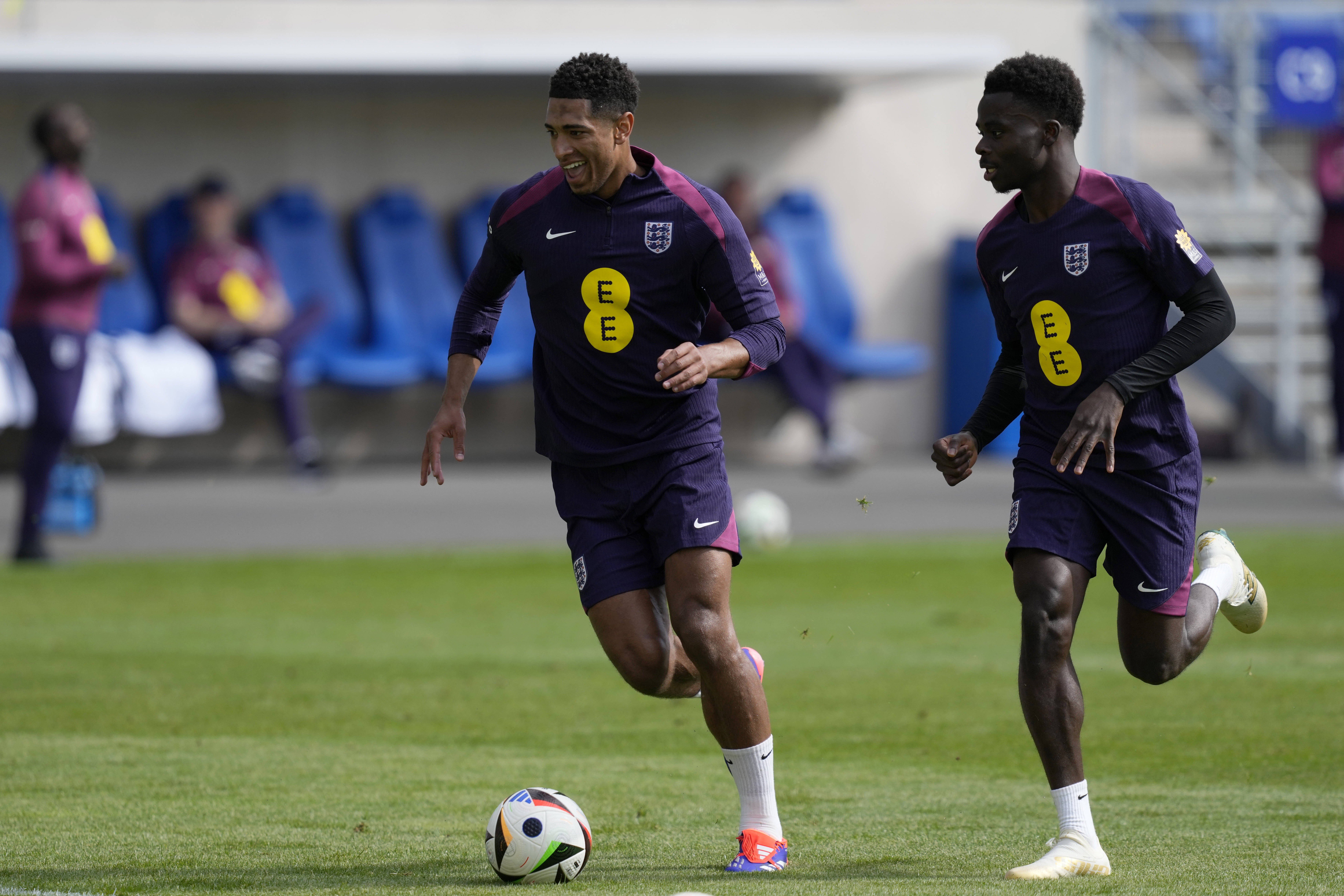 乐鱼体育app-英格兰中场表现出色，锁定瑞典胜局