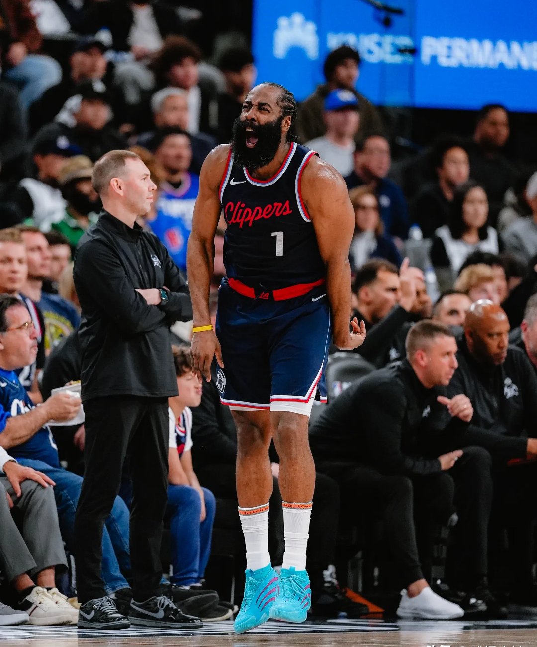 乐鱼app-关于中国男篮鏖战步行者,哈登制霸全场的信息