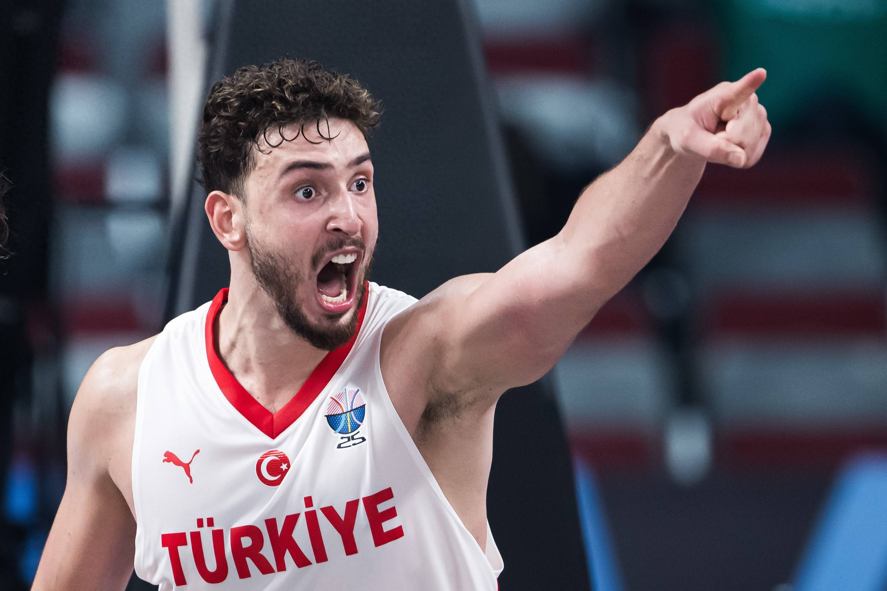 乐鱼app-火箭逆转土耳其男篮，保罗三分雨点燃全场的简单介绍